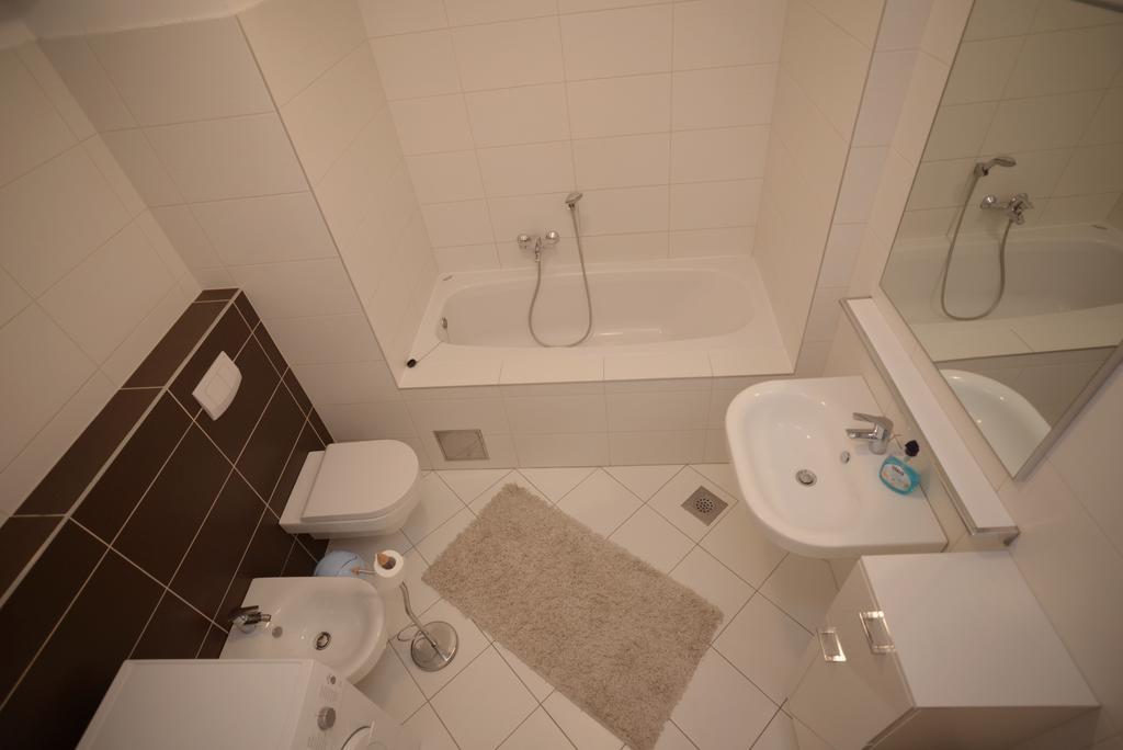 Base Bridge Apartment - Zadar City Centre - Free Parking Luaran gambar